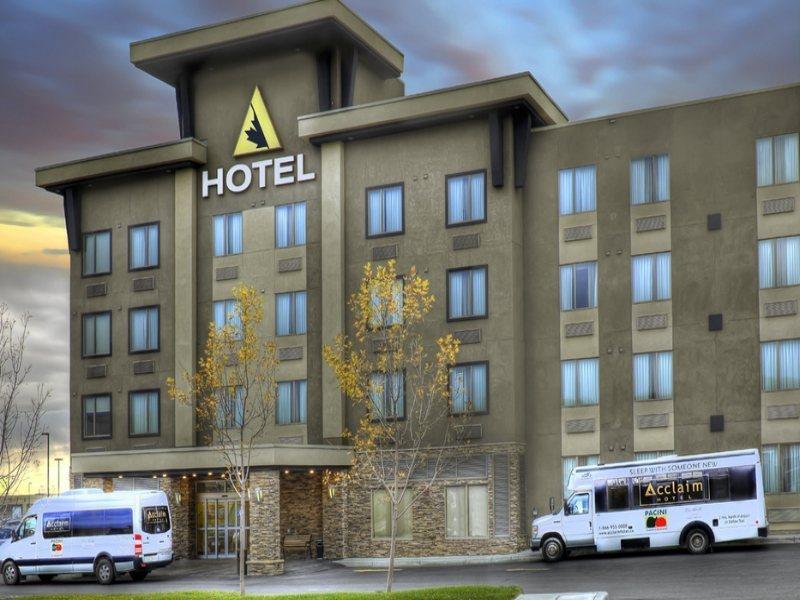 Acclaim Hotel By Clique YYC Екстериор снимка