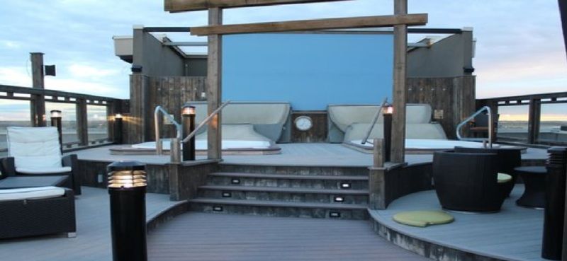 Acclaim Hotel By Clique YYC Екстериор снимка